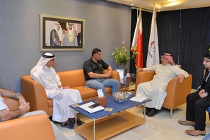 عسكر يبحث إصدار النسخة الجديدة من كتاب 'محو الأمية البدنية'