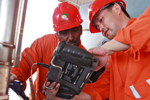 سي.ان.بي.سي تشحن أول دفعة نفط خام من امتياز بأبوظبي