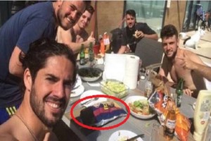 'عبوة مقرمشات' تثير جدل بشأن انتقال إيسكو إلى برشلونة
