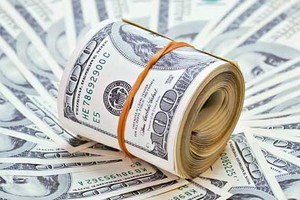 روسيا والصين تضيقان الخناق على الدولار