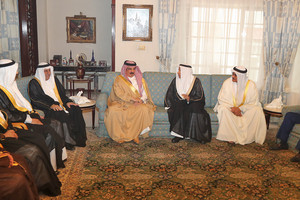 العاهل يزور عائلة محمد يوسف جلال... ويشيد بمناقب الراحل وإسهاماته في تعزيز المسيرة الاقتصادية  