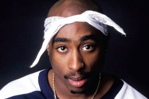 مطعم أميركي يغير اسمه مؤقتا ليقدم الأطباق المفضلة لتوباك شاكور