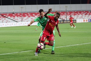 بالصور... البحرين يفاجئ المحرق ويحقق فوزه الأول