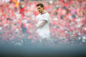 هوملز يغيب عن موقعة 'ريال مدريد'