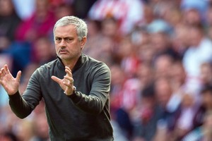 مورينهو: لست سعيدا بصراع مانشستر يونايتد على التأهل إلى دوري الأبطال