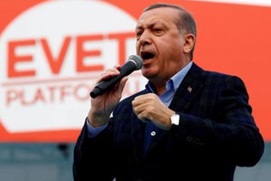 تحقيق: المحافظون الصامتون قد يحسمون التصويت في استفتاء تركيا