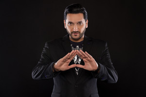 الفنان نسيم حمود يدمج في 'وينو وينو' الخليجي والمغربي