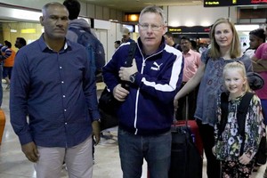 المدرب العالمي لمنتخب كرة اليد جودنسون يصل المملكة