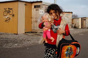 حريق يدمر مخيما للاجئين في فرنسا وإصابة عدة مهاجرين في مناوشات