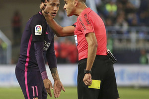 عاجل... نيمار يغيب عن 'كلاسيكو' برشلونة وريال مدريد بسبب الإيقاف