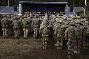 الرئيس البولندي يرحب بإطلاق كتيبة الناتو 'التاريخي'