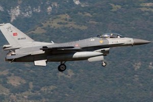 الطائرات التركية تهاجم أهدافا لحزب العمال الكردستاني شمالي العراق