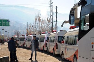 75 حافلة في حي الراشدين في حلب قادمة من كفريا والفوعة لنقل مسلحين ومدنيين