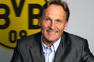 الرئيس التنفيذي لدورتموند يعترف بأنه فكر لبرهة في الانسحاب من دوري الأبطال