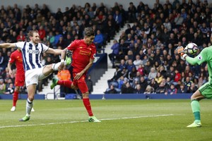 بالفيديو... رأس فيرمينو تقود ليفربول للإفلات من فخ ويست بروميتش بالدوري الانجليزي