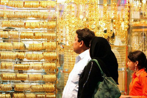 الذهب يسجل أعلى مستوى في 5 أشهر بفعل توترات جيوسياسية