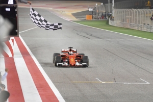 ﻿فيتل بعد انتصاره بالبحرين: «إنه يوم عظيم»