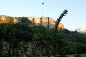 بالفيديو...قلعة طرابزون التركية التي يعود تاريخها إلى الأمبراطورية البيزنطية تستقطب السواح