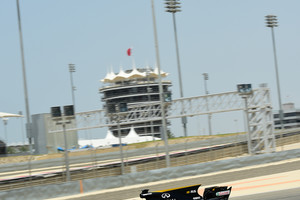 هاميلتون يتصدر اليوم الأول من تجارب البحرين خلال الموسم