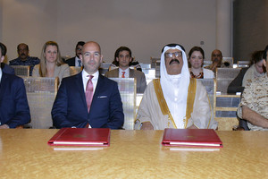 البحرين : وزير شئون الدفاع يستعرض مع وفد من موظفي أعضاء الكونغرس الأميركي علاقات التعاون   