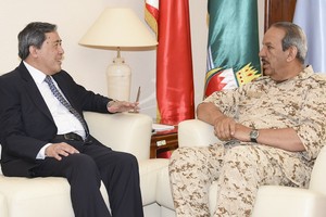 القائد العام يستعرض مع السفير السنغافوري التنسيق المشترك