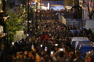 استمرار التظاهرات المعارضة لنتيجة الاستفتاء التركي لليلة الرابعة على التوالي