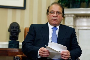 المحكمة العليا في باكستان تبت في مصير رئيس الوزراء المتهم بالفساد