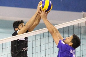 بالفيديو... الأهلي يواصل انتصاراته على داركليب ويخطف صدارة مجموعته بكأس ولي العهد للطائرة