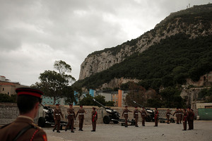 بالصور... الملكة اليزابيث تحتفل بعيد ميلادها الواحد والتسعين