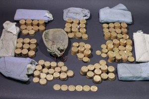 كنز ذهبي داخل بيانو في مدرسة بريطانية