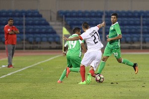 بالصور... فوز بالثلاثة للرفاع الشرقي على البحرين في 'دورينا'