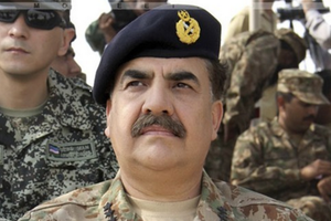 تقارير باكستانية: الجنرال شريف يغادر إلى السعودية لقيادة التحالف الإسلامي