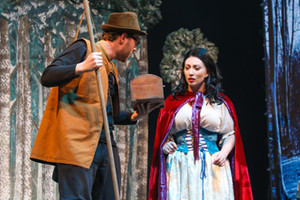 'بياض الثلج' وانتصار الخير على مسرح الشارقة القرائي