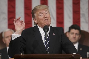 علماء أميركيون يحتجون على سياسة ترامب في مسيرة بواشنطن