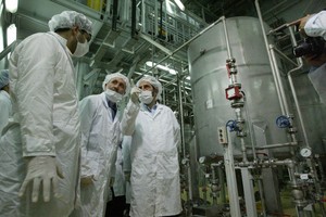 إيران والصين تبرمان في فيينا اتفاق إعادة تصميم مفاعل اراك