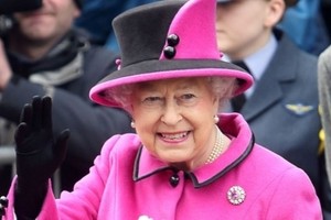 قطعة ملابس لم ترتديها الملكة إليزابيث الثانية أبدًا.. ما هى؟