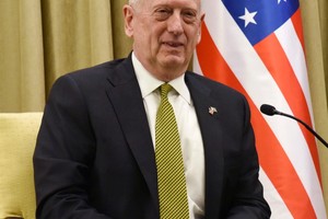 وزير الدفاع الأميركي يصل أفغانستان