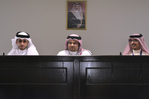 أعضاء النيابة الكلية يشيدون بفعالية المحاكمة الصورية في جامعة البحرين