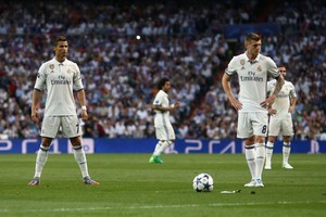 رونالدو وكروس خارج تشكيلة ريال مدريد في مواجهة لاكورونا