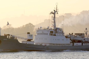 غرق سفينة البحرية الروسية اثر حادث اصطدام قبالة سواحل تركيا وانقاذ طاقمها