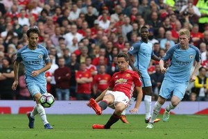 ديربي مانشستر الليلة للمنافسة على مقعد دوري أبطال أوروبا