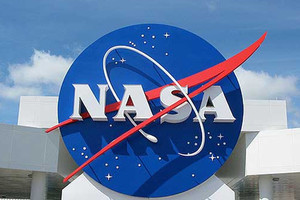 ناسا: مركبة الفضاء 'كاسيني' تبدأ أول عملية 'غوص' بين زحل وحلقاته