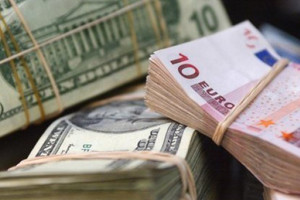 نمو فرنسي دون المتوقع عند 0.3% بفعل ضعف الإنفاق الاستهلاكي