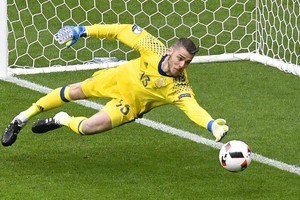 دي خيا يطلب الانضمام إلى ريال مدريد!