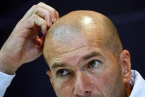 بالفيديو... مرشحة الرئاسة الفرنسية لوبان تهاجم زيدان