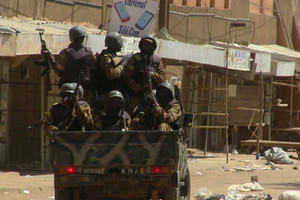 مالي تمدد حالة الطوارئ في محاولة لوقف هجمات متشددين إسلاميين