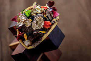 أميركي يشتري أغلى شطيرة تاكو في المكسيك بسعر 7 آلاف دولار 