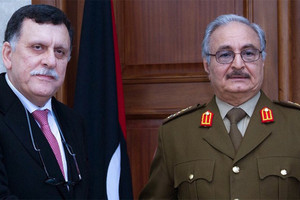 الإمارات تعلن نجاح وساطتها في ترتيب لقاء يجمع السراج وحفتر بأبوظبي