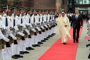 البحرين وماليزيا توقعان 5 اتفاقيات ومذكرات تفاهم في 'التعاون الدفاعي' و 'الخدمات الجوية' و 'الغاز الطبيعي' و 'التجارة' و 'المشاريع'