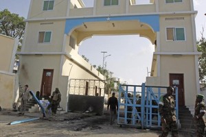 قوات الأمن الصومالية تقتل وزيراً في سيارة ظناً أنه من 'المتشددين'!